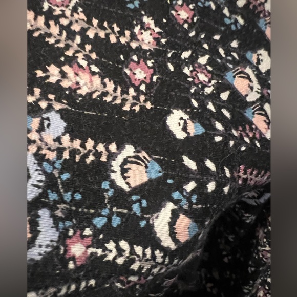 Black Floral Maternity Top! - Picture 8 of 15